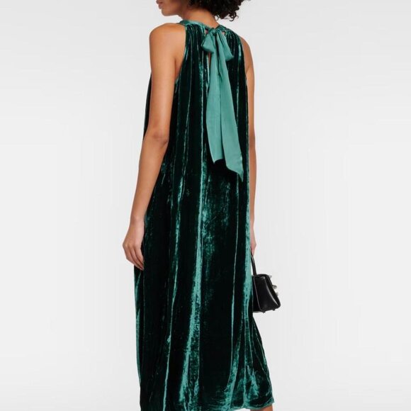 NWT Emerald green velvet backless dress with tie detail - Picture 3 of 8